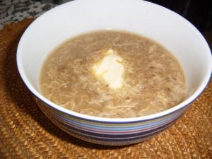 Kmínová polévka s vejcem